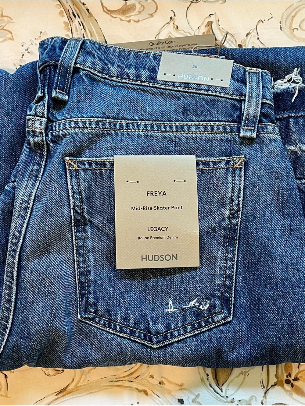 HUDSON Freya Mid-Rise Skater Jeans — Classic Blue Denim size 28 NWT